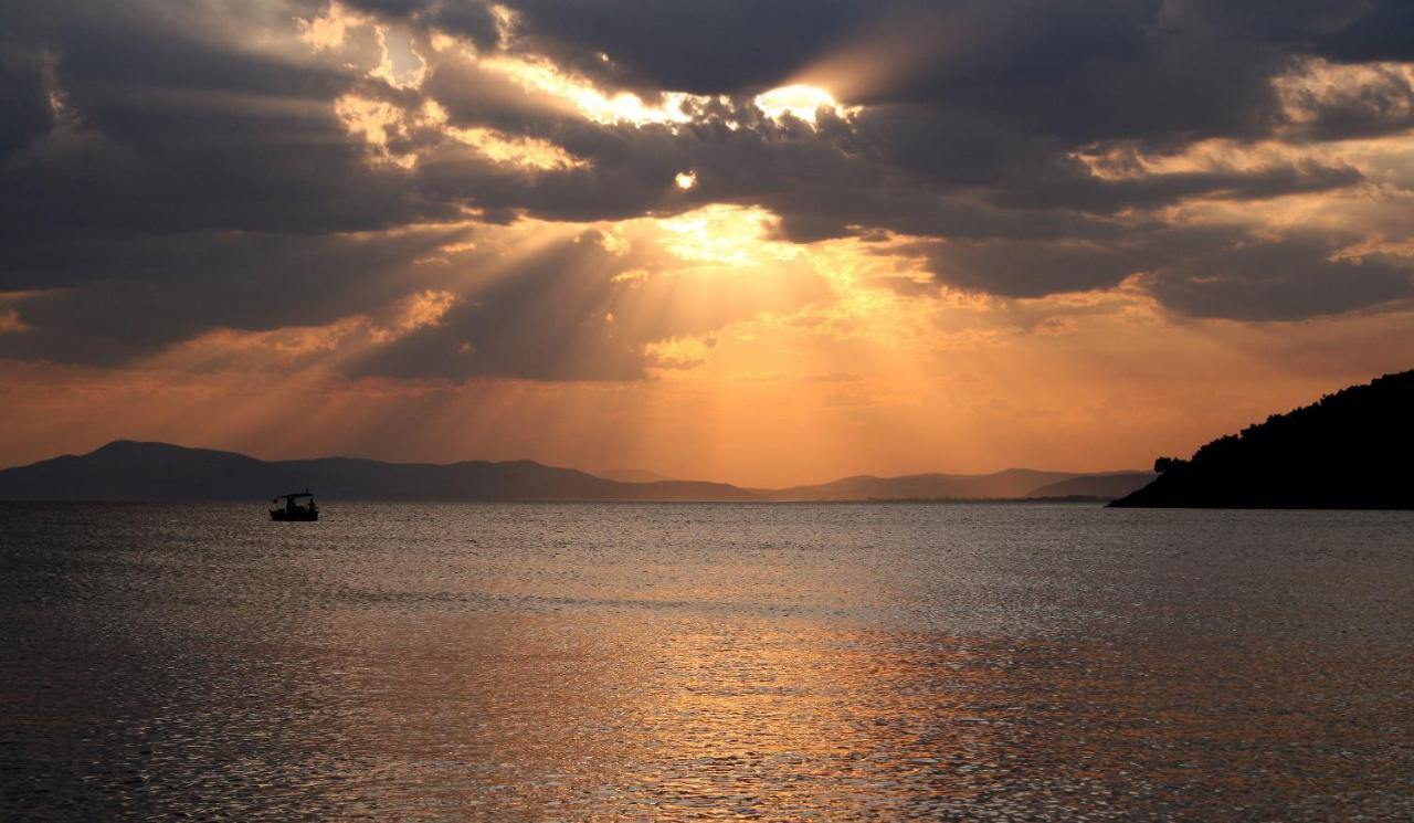 Razi Beach Lefokastro Bagian luar foto